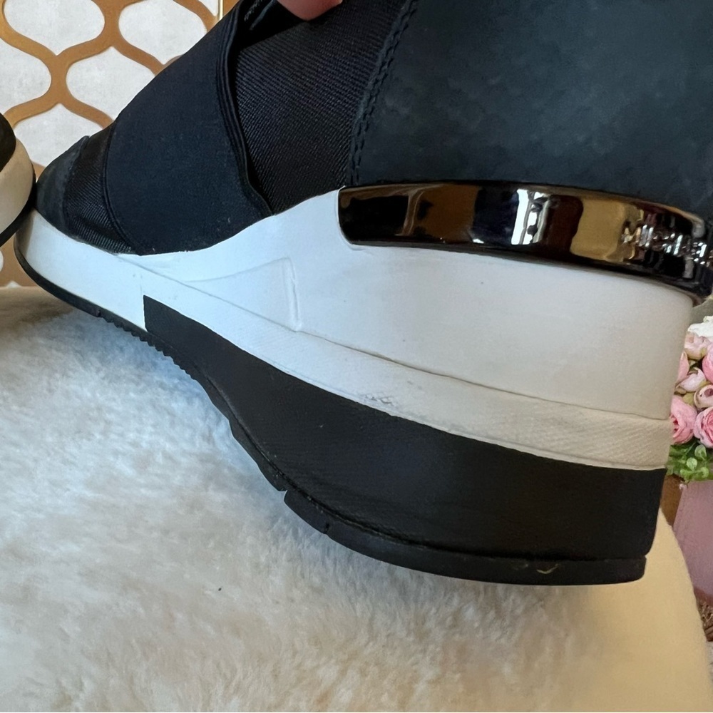 Michael Kors fashion sneakers 9.5 - Picture 9 of 16